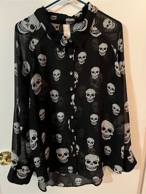 Haley Starr 2XL Black Skull Print Sheer Button-Up Blouse